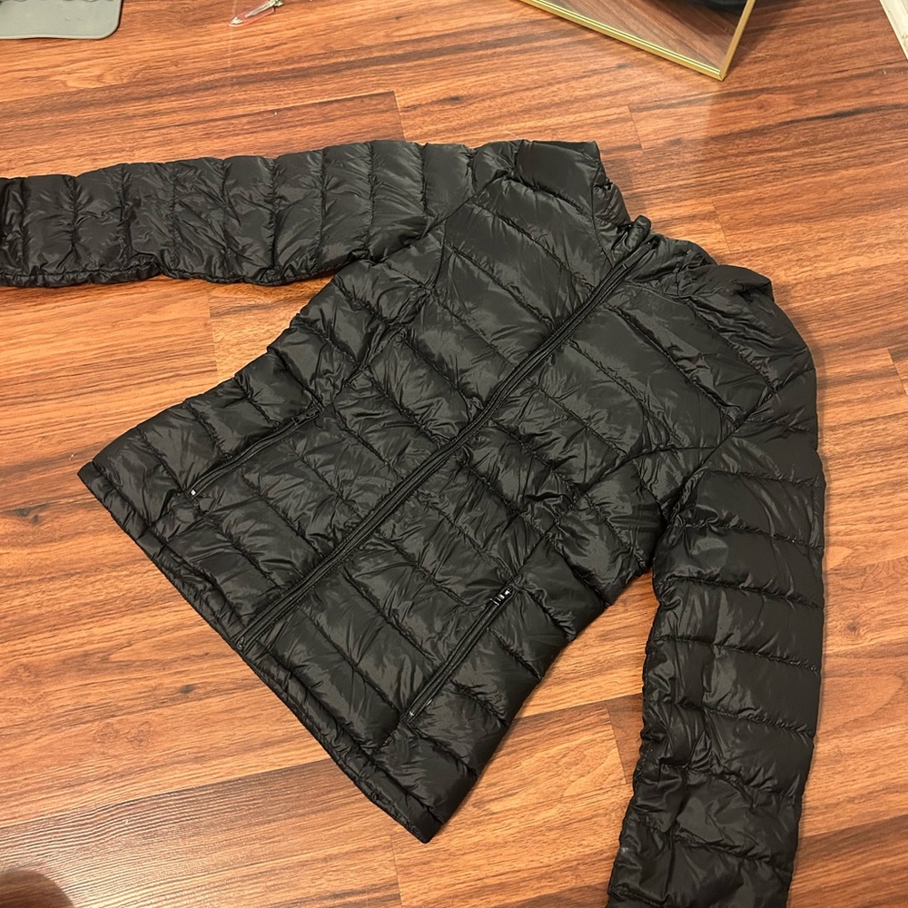 Aritzia TNA light puffer jacket